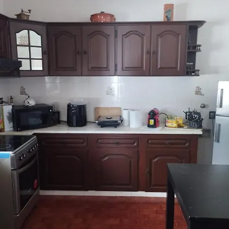 The Wolves' Den Apartment Bombarral